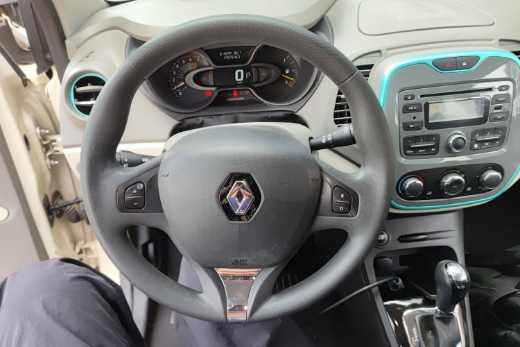 Used Renault Captur 2015 1.2T Automatic Standard Edition
