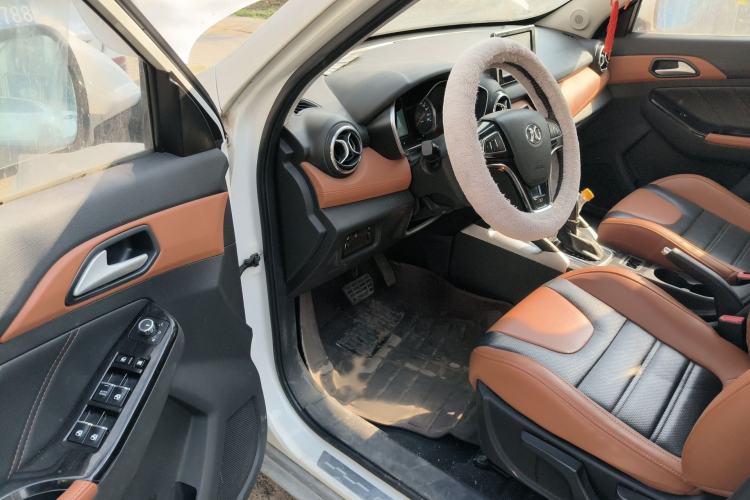 Used BAIC Senova X35 2016 1.5L Automatic Luxury Edition Interior 3