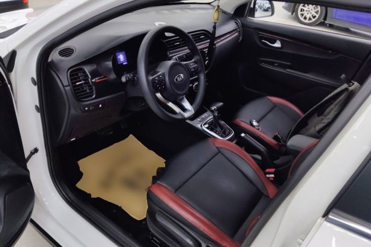 Used Kia KX Cross 2017 1.4L AT GLS Driver Seat