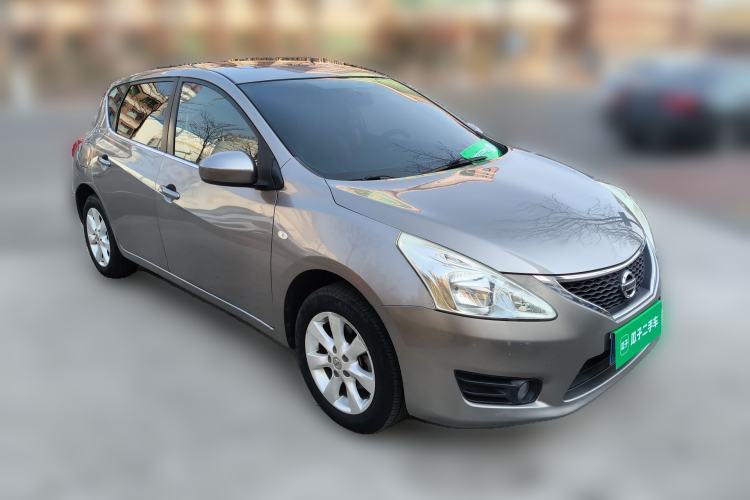 Used Nissan Tiida 2013 1.6L CVT Cool Cafe Edition Front Right 45 Deg