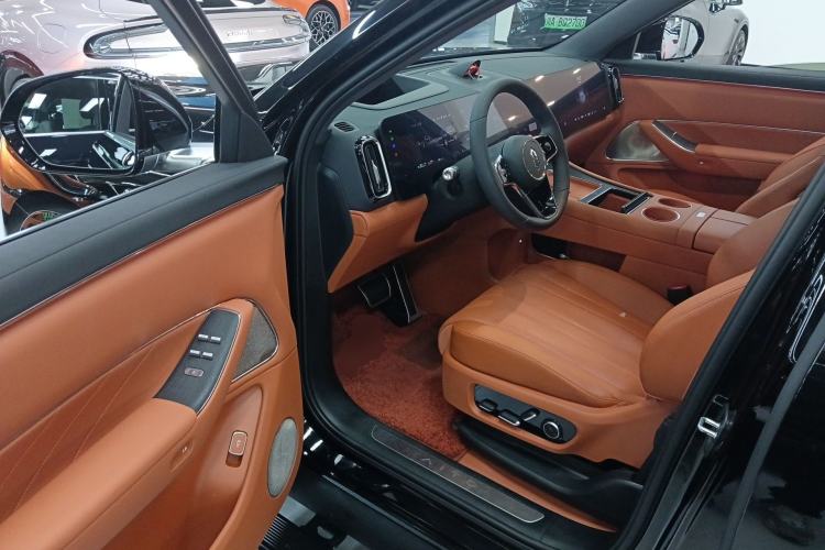 Used Hima AITO M8 2025 Extended-Range Max+ Version 53.4 kWh 6-Seater Edition Driver Seat