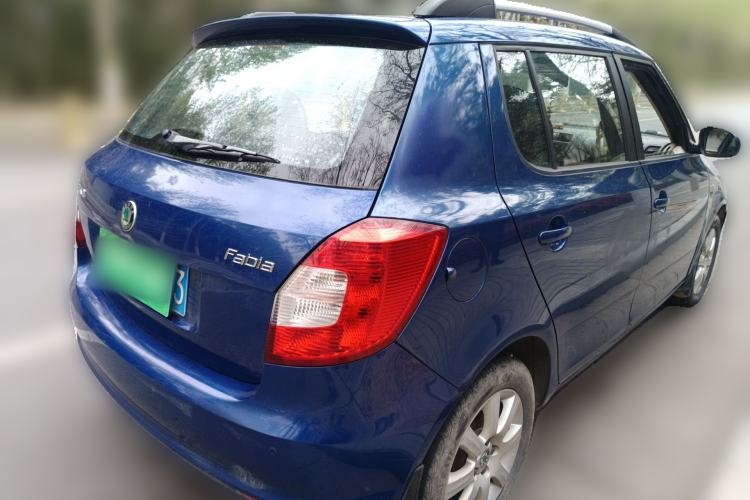 Used Skoda Fabia 2012 1.4L Manual Crystal Edition
