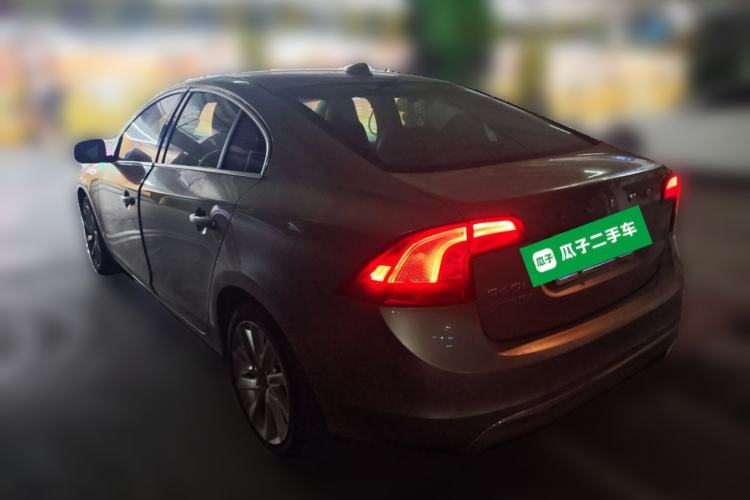 Used Volvo S60 2015 S60L 2.0T Zhiyuan Edition
