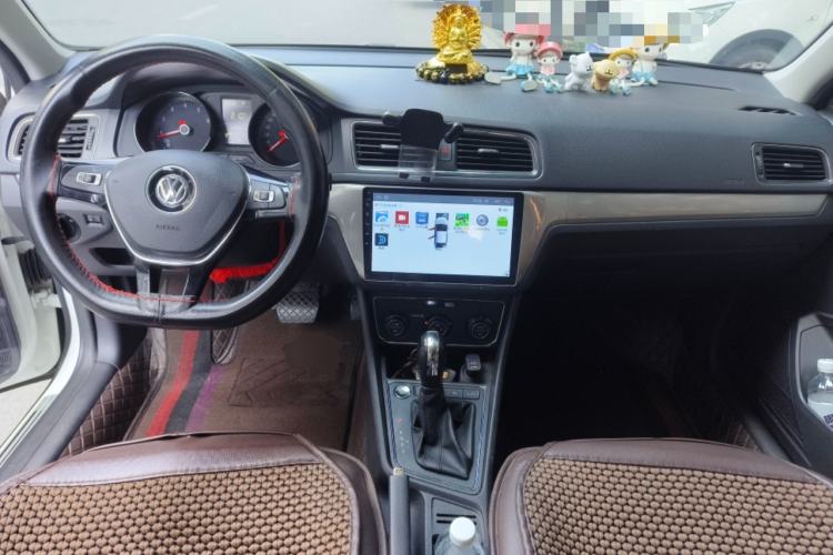 Used Volkswagen Lavida 2017 230TSI DSG Comfort Edition Center Console