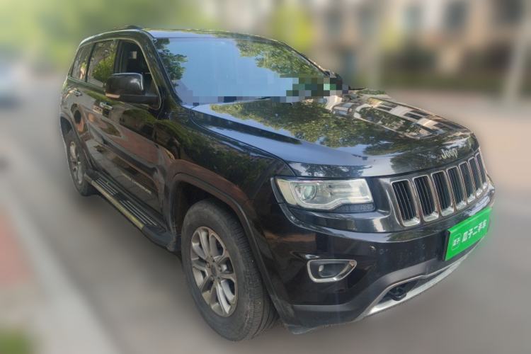 Used Jeep Grand Cherokee 2016 3.0L Comfort Navigation Edition Front Right 45 Deg