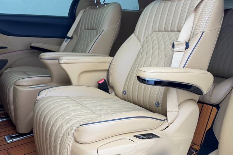 Used VOYAH Dream 2022 Low-Carbon Edition Dream+ Smart Enjoyment Package Interior 4