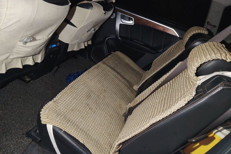 Used Geely Auto GX9 2014 2.4L Automatic Two-Wheel Drive Luxury Version Left Rear Seat