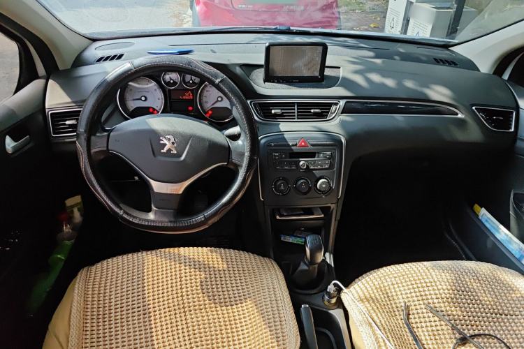 Used Peugeot 308 2014 Enjoy Edition Classic 1.6L Manual YouShang Model Center Console