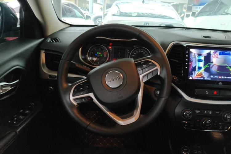 Used Jeep Cherokee 2017 2.4L Professional Edition
