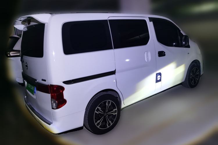 Used Nissan NV200 2011 1.6L 223 Seats Deluxe Version Rear Right 45 Deg