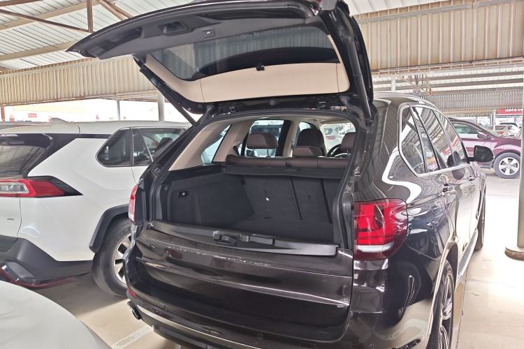 Used BMW X5 2017 xDrive35i Elegant Edition Trunk