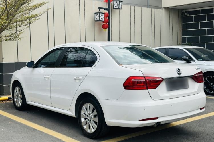 Used Volkswagen Lavida 2013 Restyled Classic 1.6L Automatic Comfort Edition Exterior 3