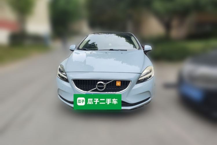 Used Volvo V40 2017 T3 Smart Edition
