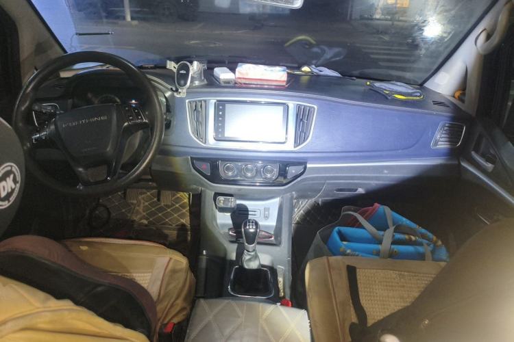 Used FORTHING Lingzhi 2022 Striving Version M5L 1.6L Luxury 7-Seater
