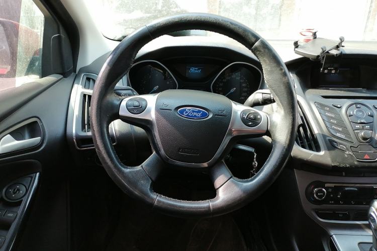 Used Ford Focus 2012 Sedan 1.6L Automatic Fashion Edition