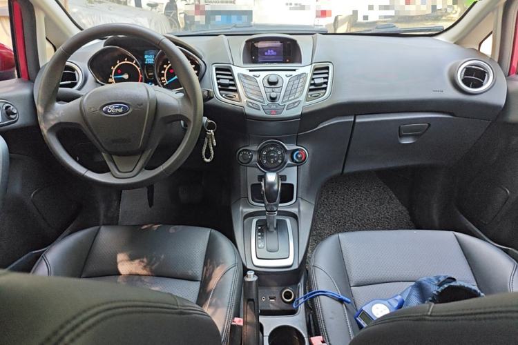 Used Ford Fiesta 2013 Hatchback 1.5L Automatic Fashion Edition Center Console