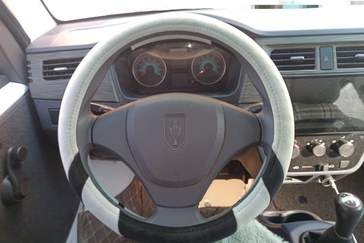 Used Jinbei Hiace X30 2023 1.5L Super-Comfortable Passenger Van 5/6/7-Seater Non-Air-Conditioned Version Model SWC15M Steering Wheel