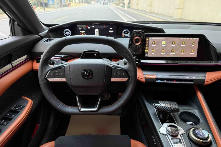 Used Changan UNI-V 2023 2.0T Leading-Speed Edition
