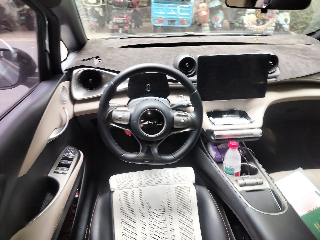 BYD Dolphin 2023 420 km Free Version — снимка 10