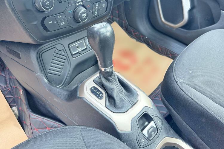 Used Jeep Renegade 2018 Connected Large Screen Version 180T Automatic High-Energy Edition