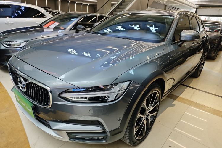 Used Volvo V90 2020 Cross Country T5 AWD Prestige Edition