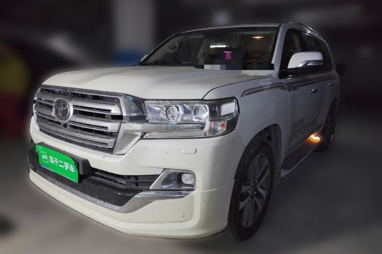 Used Toyota Land Cruiser Toyota 2016, 5.7L, automatic, 8-seater, parallel import