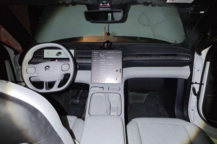 Used Nio ES6 2024 75 kWh Center Console