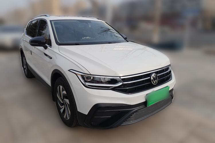 Used Volkswagen Tiguan L 2024 Outstanding Model 300TSI Automatic Two-Wheel Drive Longteng Edition Front Right 45 Deg