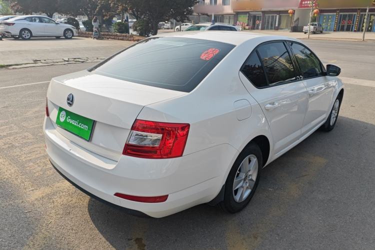 Used Skoda Octavia 2017 Classic Model 1.6L Manual Standard Edition
