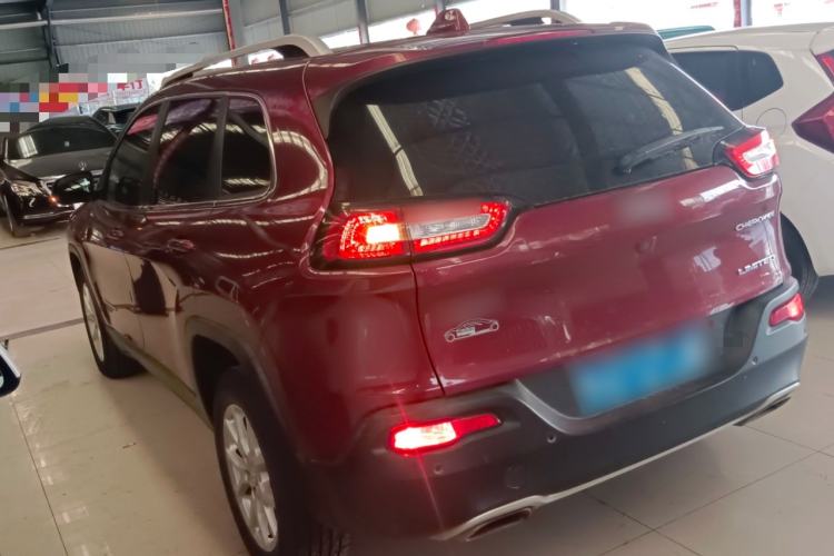 Used Jeep Cherokee 2017 2.4L Leading Edition
