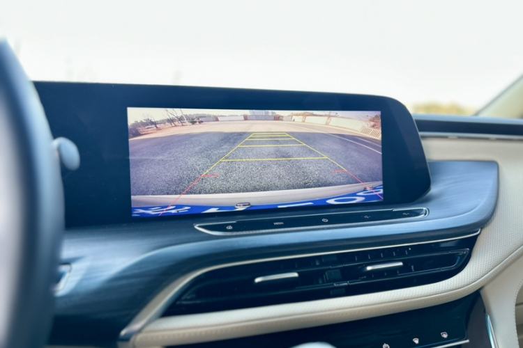 Used Buick GL8 2022 ES Landtrek 653T Luxury Edition