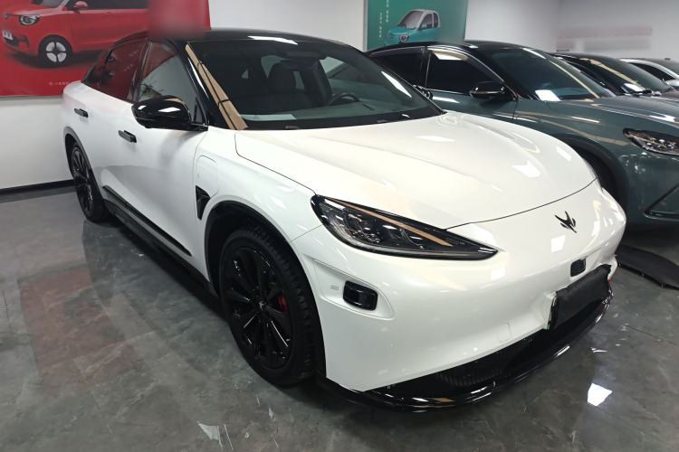 Used ARCFOX Alpha S 2022 HI Edition Advanced Version Front Right 45 Deg