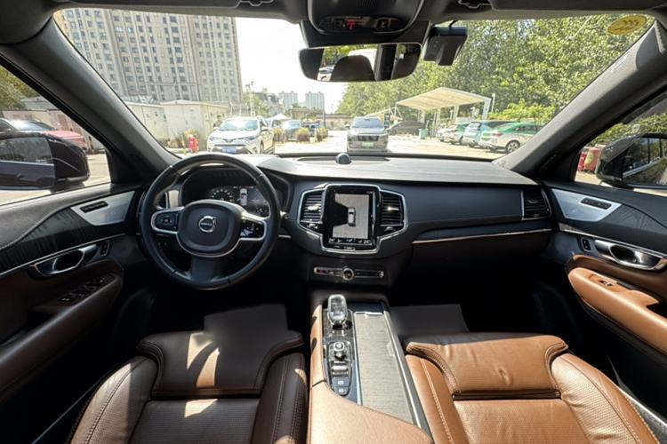 Used Volvo XC90 New Energy 2021 E-Drive Hybrid T8 Luxury Flagship 7-Seater Interior 1