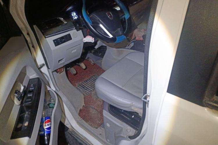 Used Jinbei New Hiace X30L 2016 1.5L Wealth Edition Van DLCG14 Driver Seat