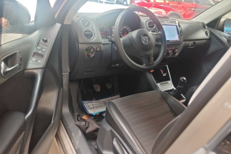 Used Volkswagen Tiguan 2016 300TSI Manual Two-Wheel Drive Trend Edition Driver Seat