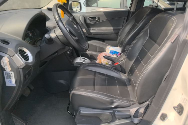 Used Renault Koleos 2014 Revised Version 2.0L Two-Wheel Drive Standard Edition Left Front Seat