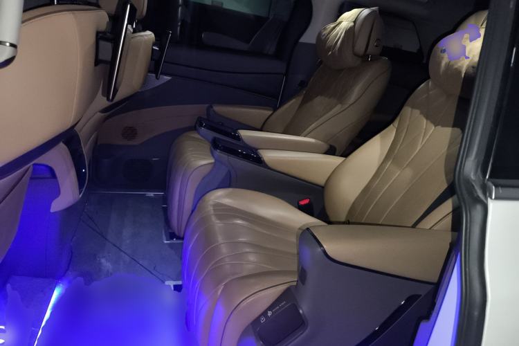 Used Denza D9 2023 DM-i 965 Luxury Model