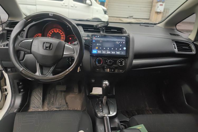 Used Honda Fit 2018 1.5L CVT Comfort Sunroof Version Center Console