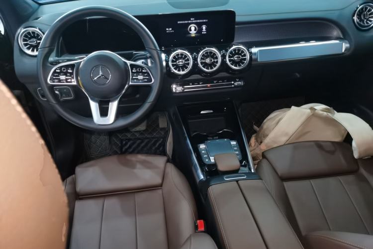 Used Mercedes-Benz GLB 2023 GLB 220 Fashion Model Center Console