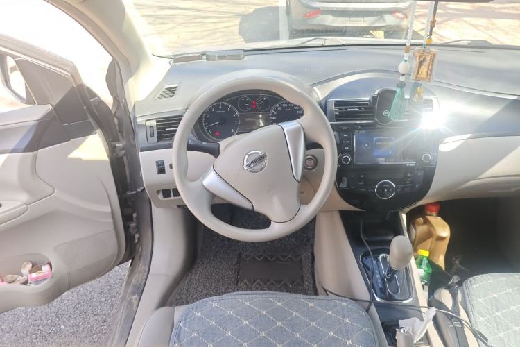 Used Nissan Tiida 2011 1.6L CVT Smart Version
