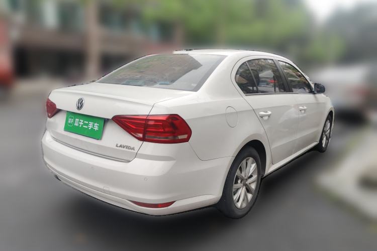 Used Volkswagen Lavida 2017 1.6L Automatic Comfort Edition
