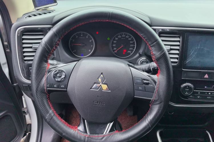 Used Mitsubishi Outlander 2018 2.0L Two-Wheel-Drive Jiale Edition 7-Seater