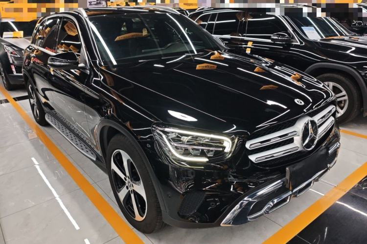 Used Mercedes-Benz GLC 2022 Refreshed GLC 260 L 4MATIC Dynamic Edition Front Right 45 Deg