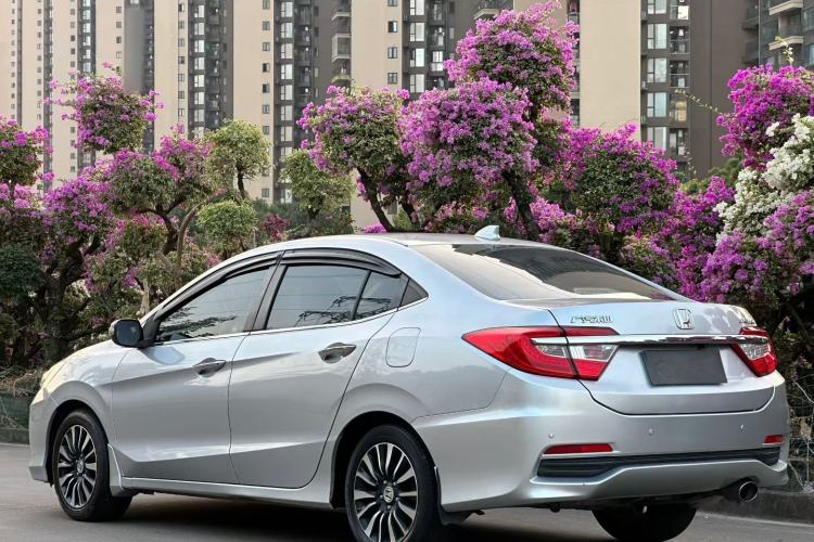 Used Honda Crider 2013 1.8L automatic comfort version
