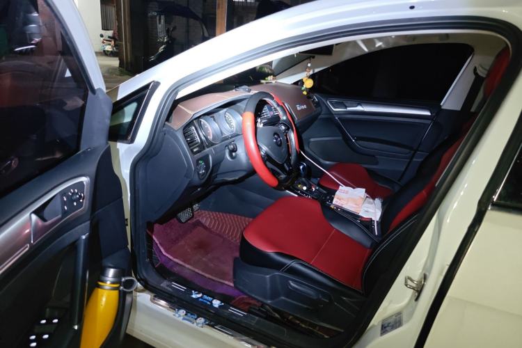 Used Volkswagen Golf 2018 1.6L Automatic Comfort Model Driver Seat