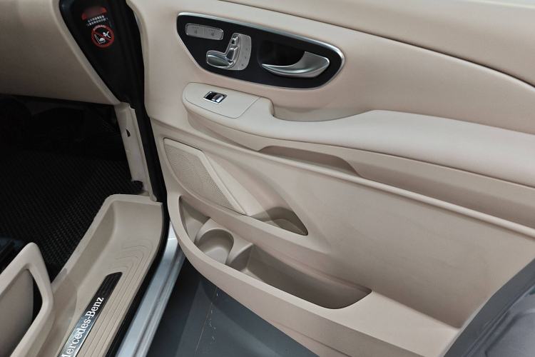 Used Mercedes-Benz V-Class 2018 V 260 Avantgarde Edition China VI