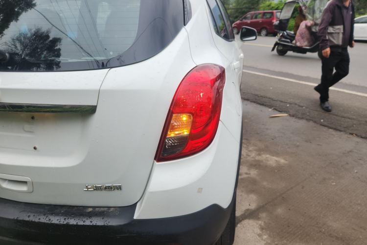 Used Buick Encore 2015 1.4T Automatic Two-Wheel Drive Urban Elite Version
