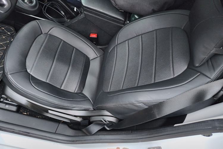 Used smart fortwo 2019 0.9T 66kW Hardtop Wind Power Edition China VI Left Front Seat