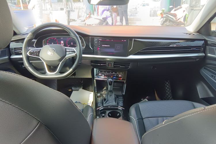 Used Volkswagen Passat 2022 330TSI Luxury Edition Custom Version