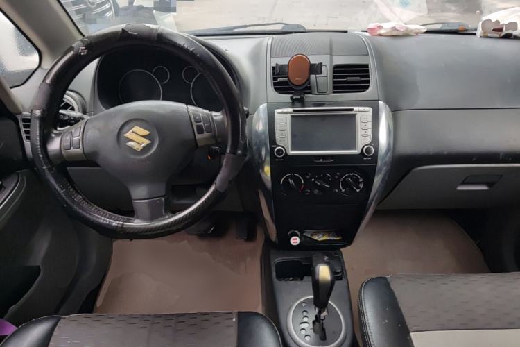 Used Suzuki SX4 2011 Hatchback 1.6L Automatic Sport Model Center Console